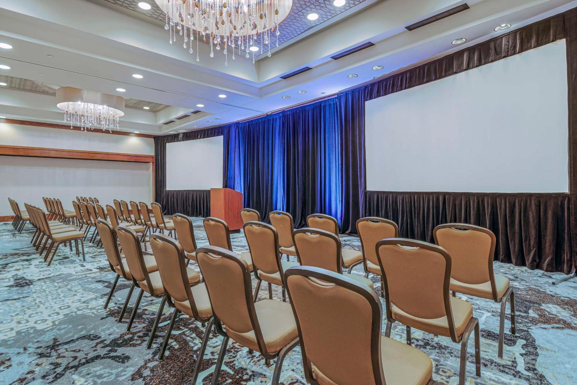 Embassy Suites Houston - Downtown Bagian luar foto