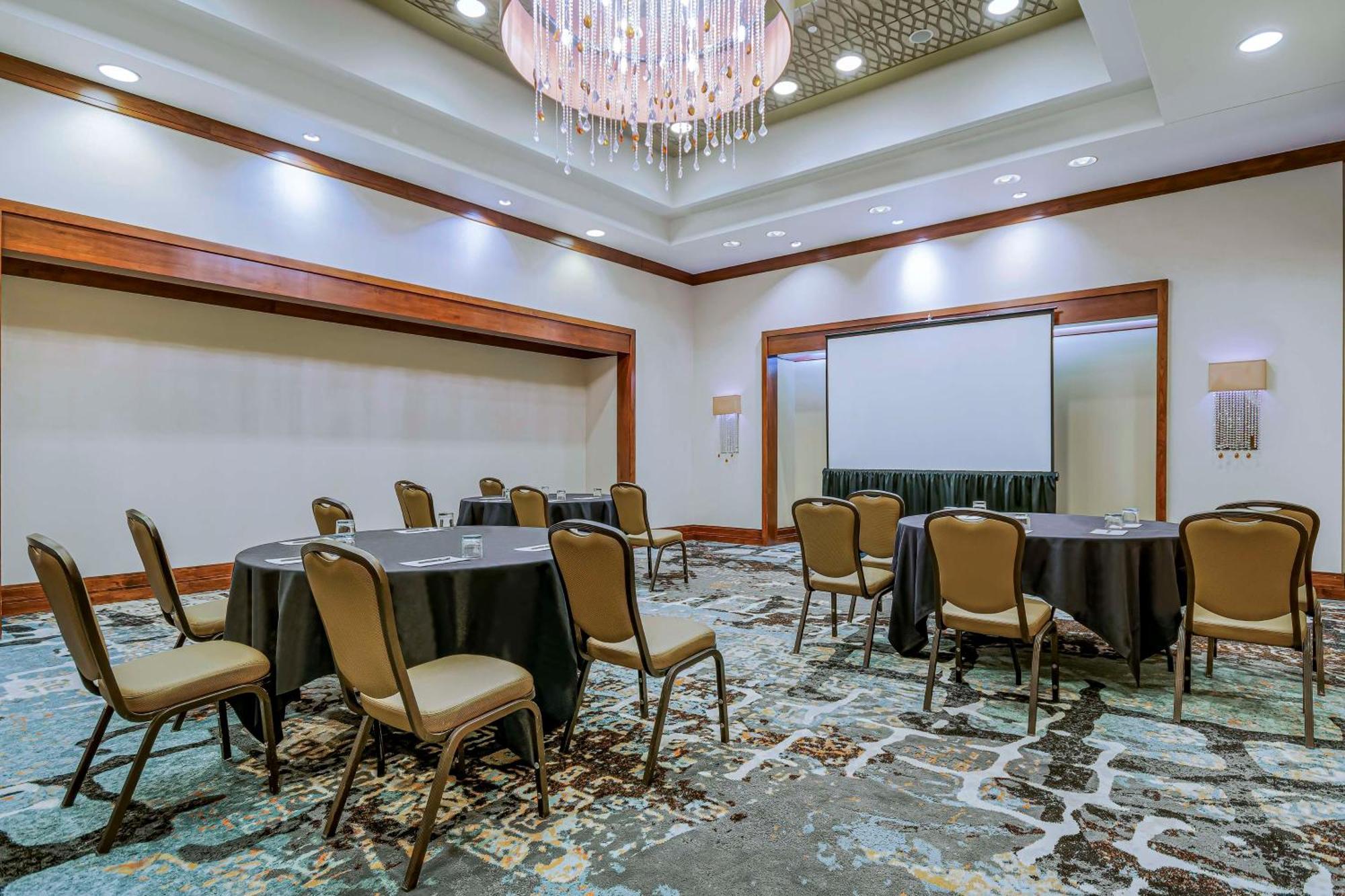 Embassy Suites Houston - Downtown Bagian luar foto