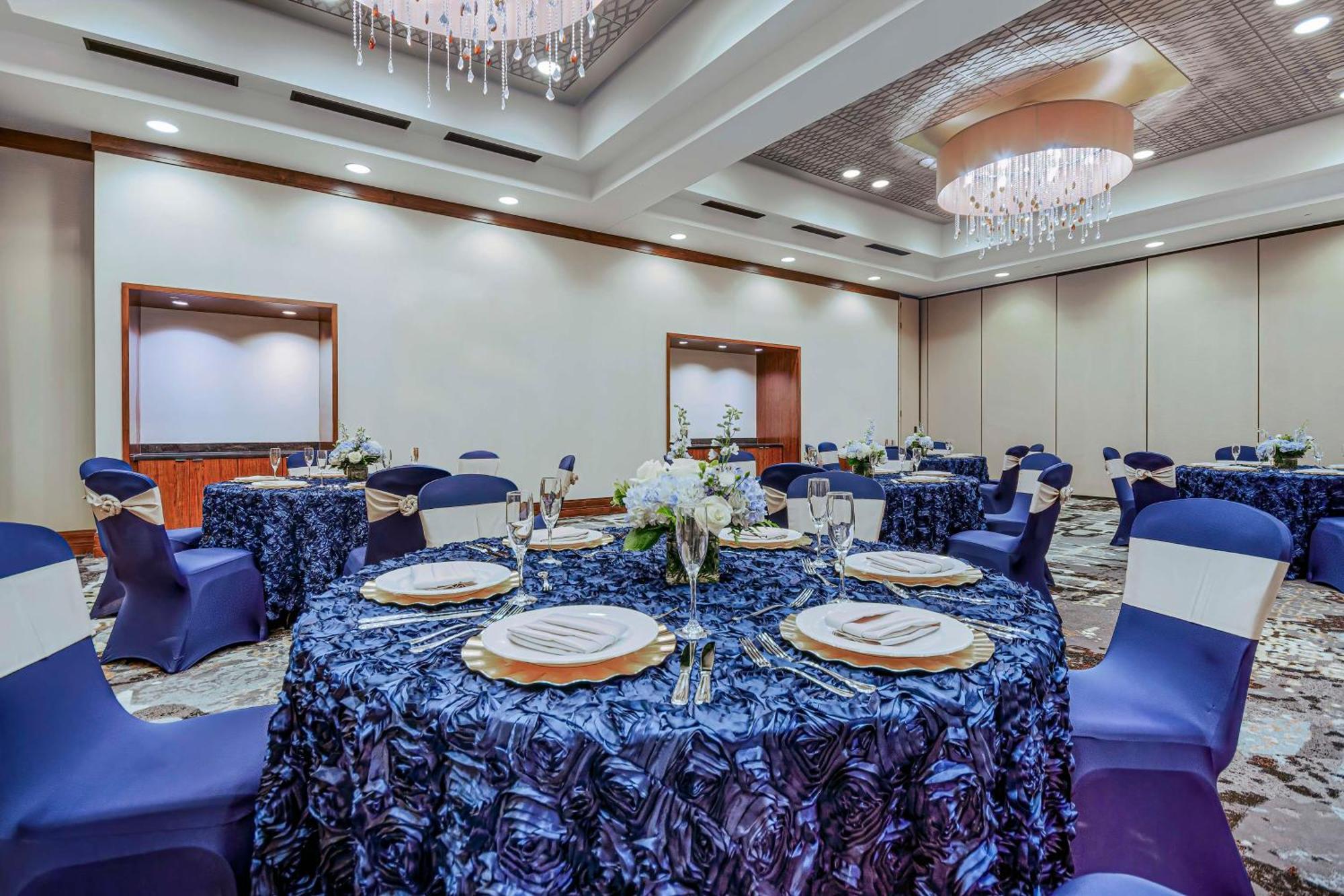 Embassy Suites Houston - Downtown Bagian luar foto