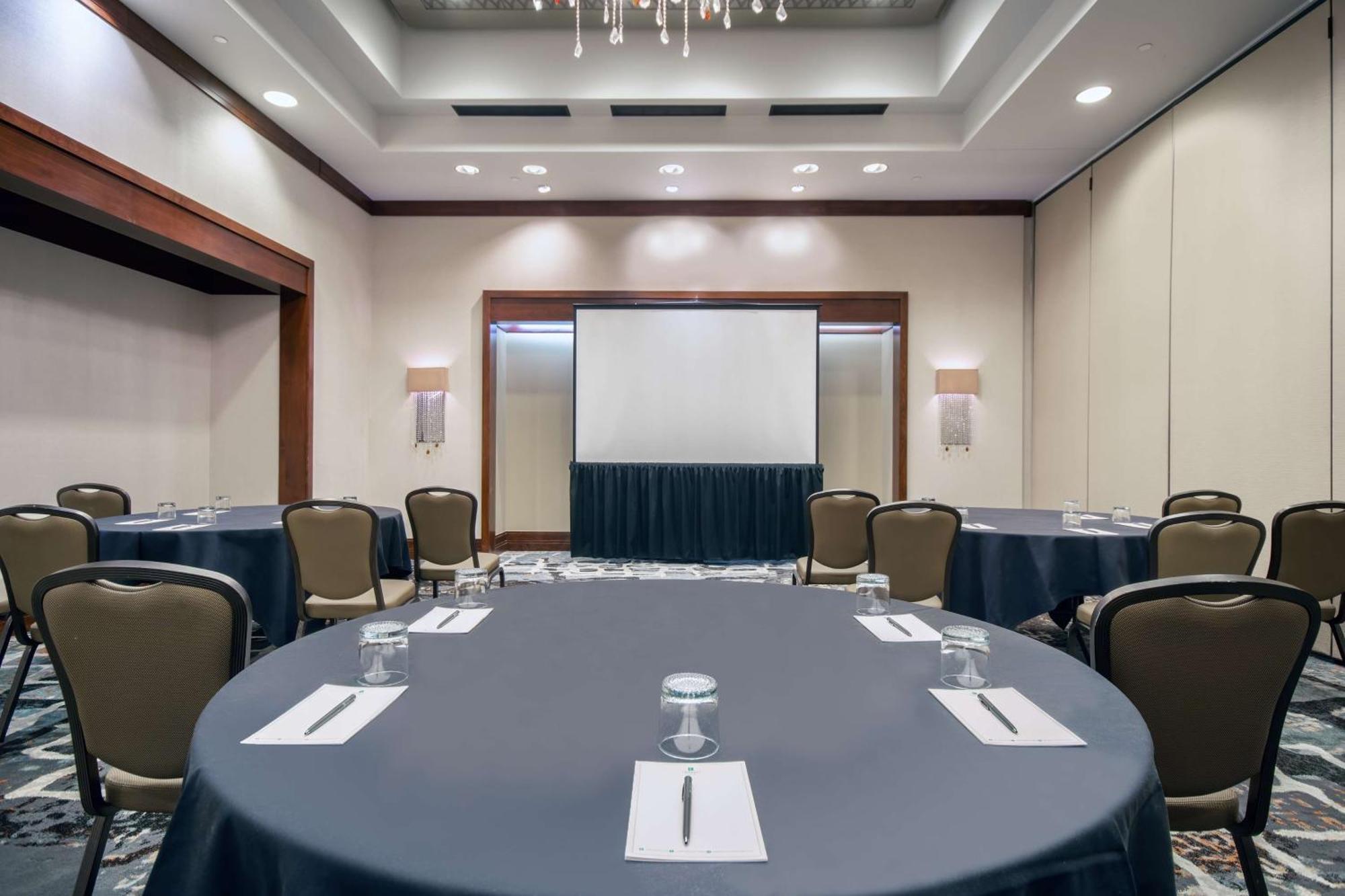 Embassy Suites Houston - Downtown Bagian luar foto