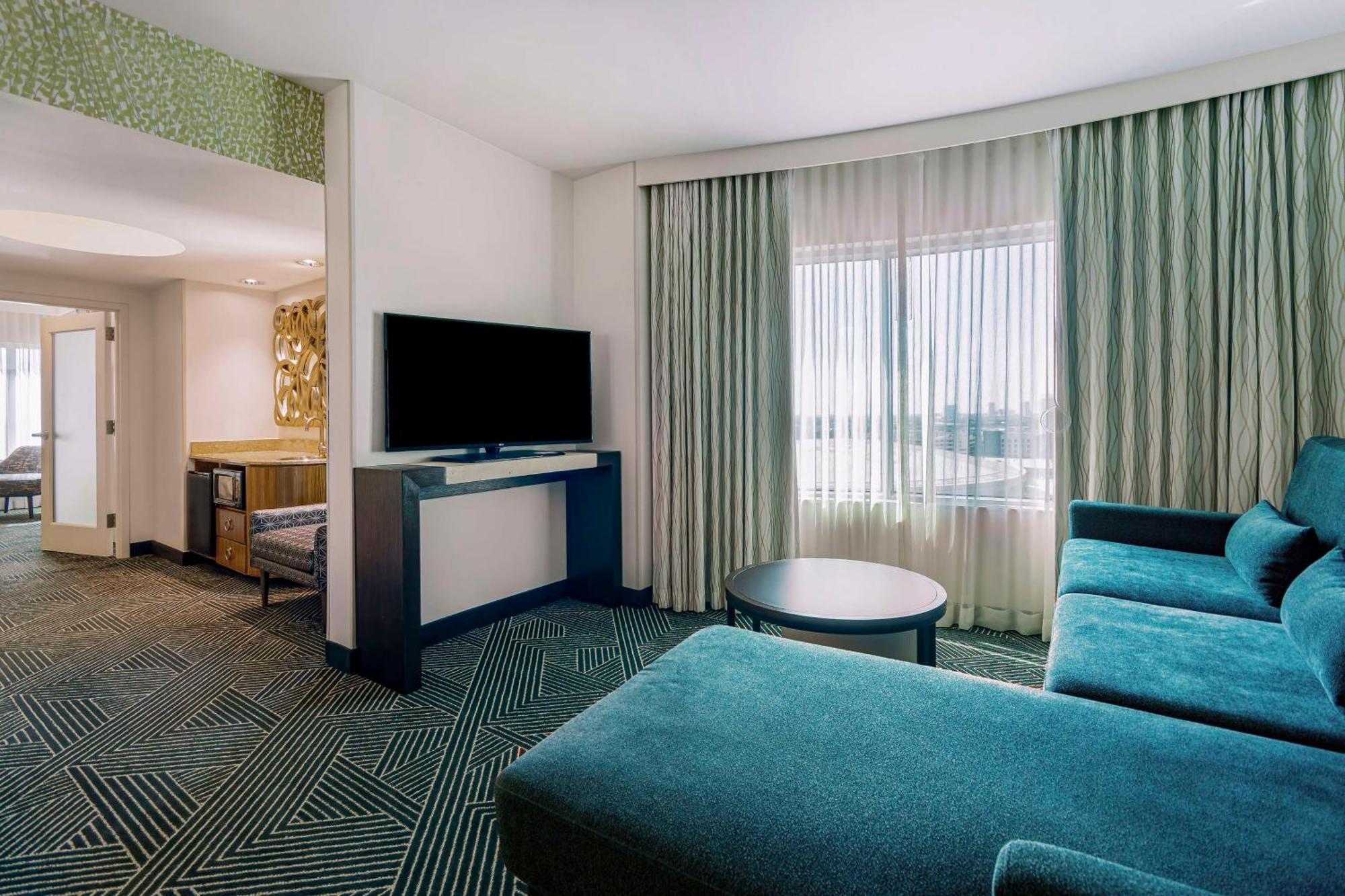 Embassy Suites Houston - Downtown Bagian luar foto