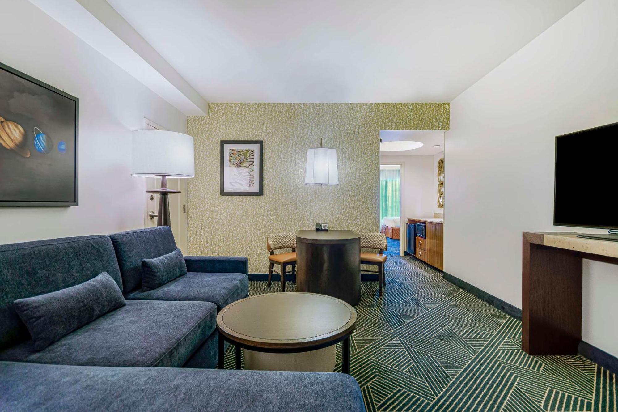 Embassy Suites Houston - Downtown Bagian luar foto