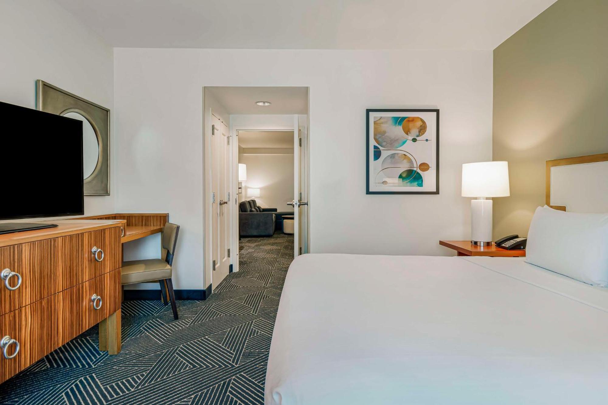 Embassy Suites Houston - Downtown Bagian luar foto