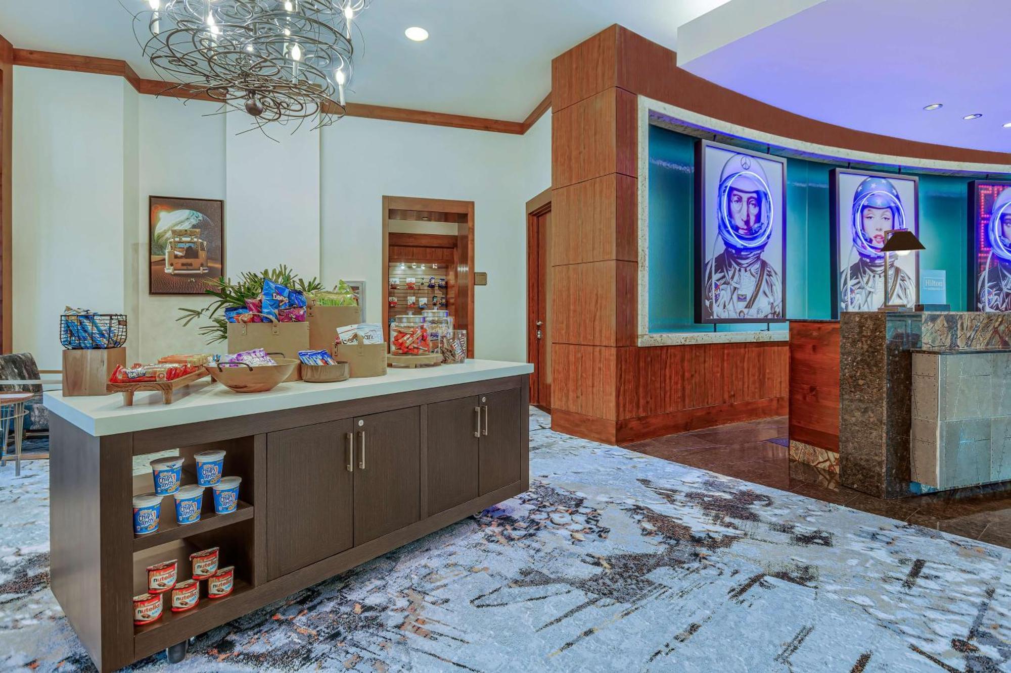 Embassy Suites Houston - Downtown Bagian luar foto