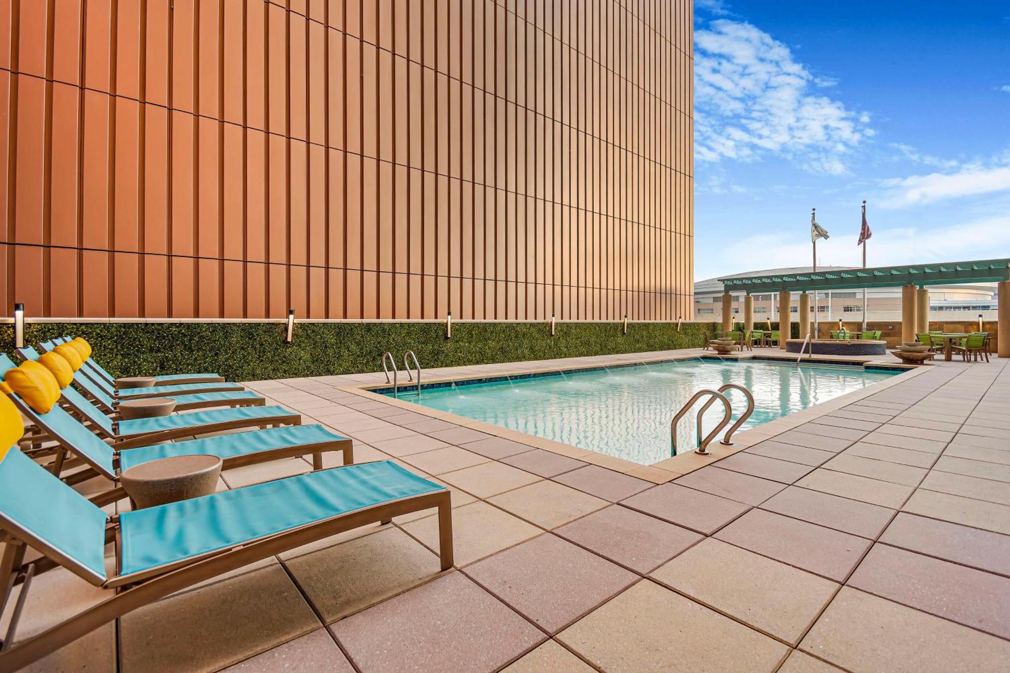 Embassy Suites Houston - Downtown Bagian luar foto