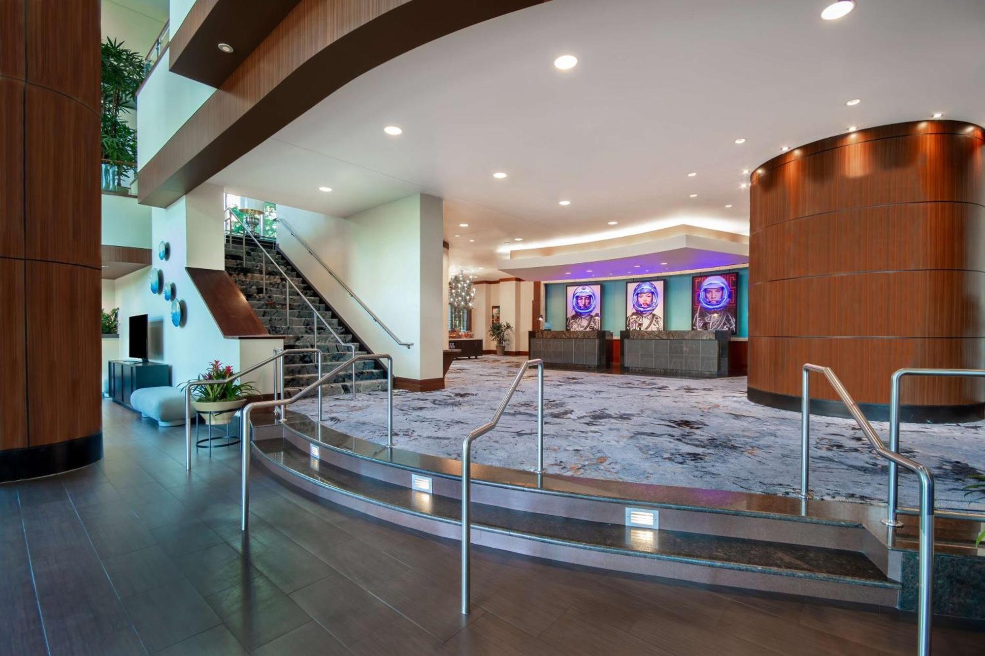 Embassy Suites Houston - Downtown Bagian luar foto